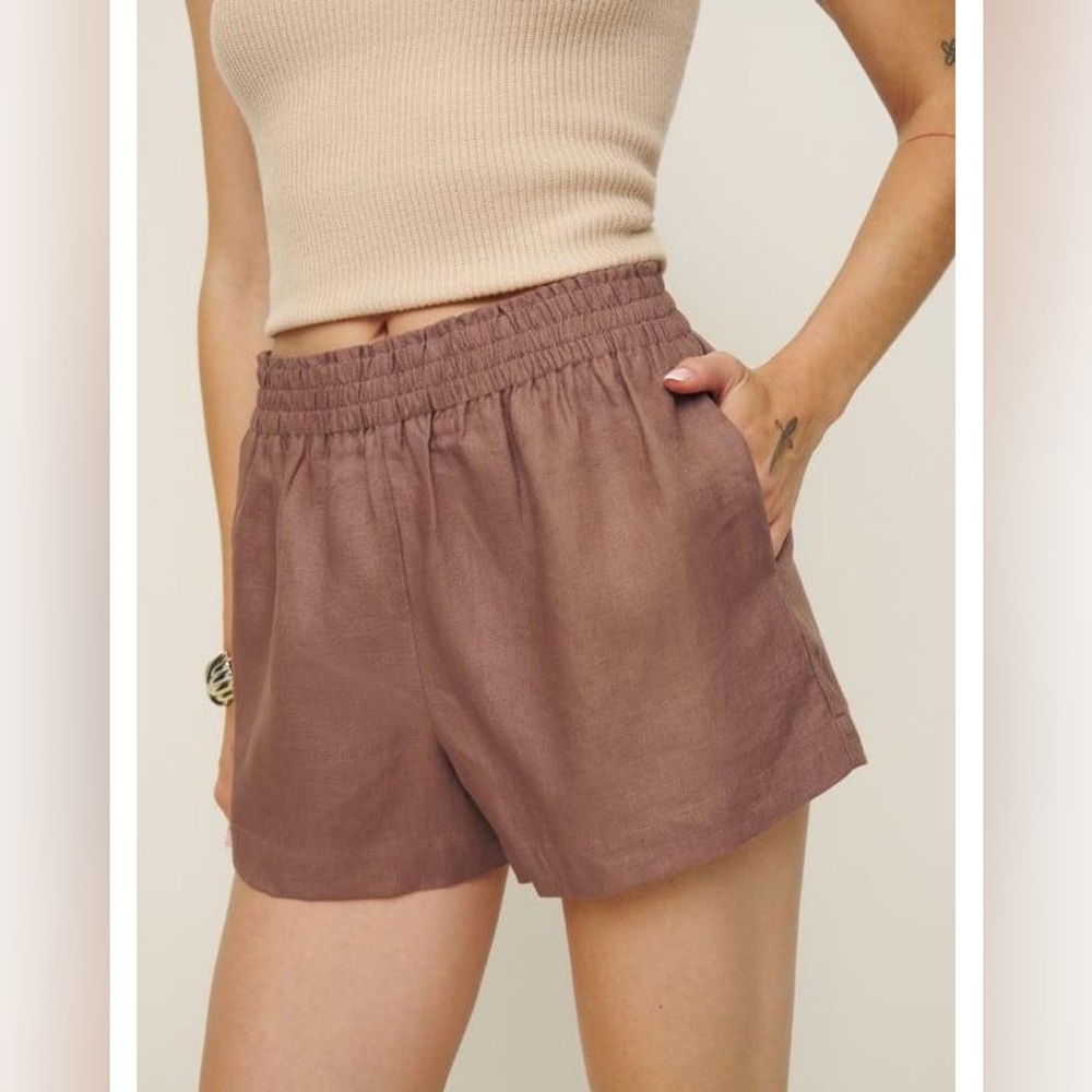 Reformation Mila Linen Short in Mink